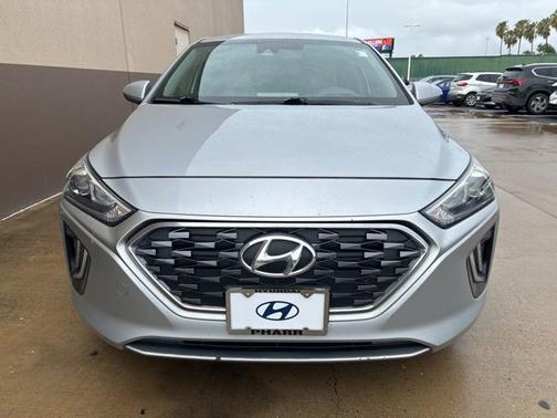2022 Hyundai IONIQ Hybrid SE