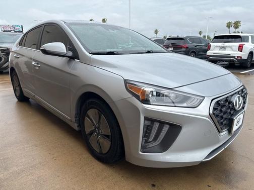 2022 Hyundai IONIQ Hybrid SE