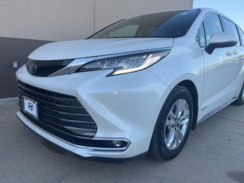 2021 Toyota Sienna Limited 7-Passenger