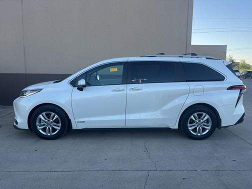2021 Toyota Sienna Limited 7-Passenger