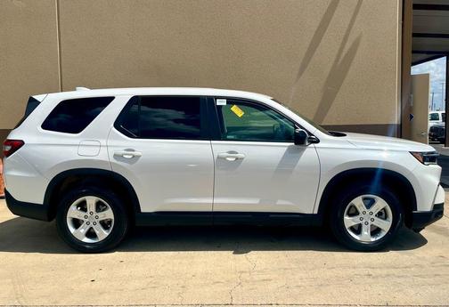 2023 Honda Pilot 2WD LX