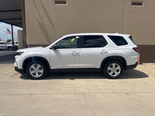 2023 Honda Pilot 2WD LX