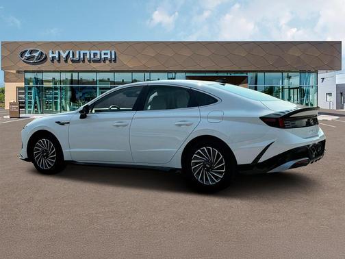 2025 Hyundai SONATA Hybrid SE