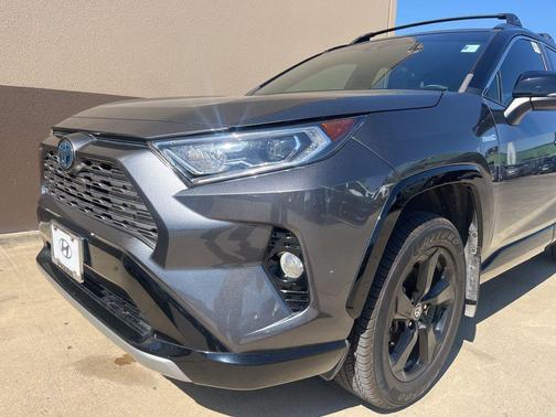 2021 Toyota RAV4 Hybrid SE