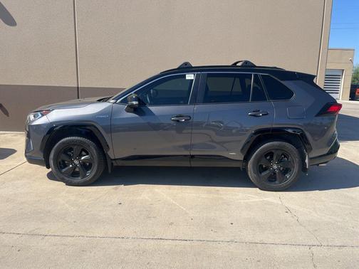 2021 Toyota RAV4 Hybrid SE