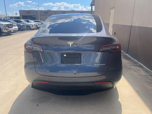 2023 Tesla Model Y Long Range Dual Motor All-Wheel Drive
