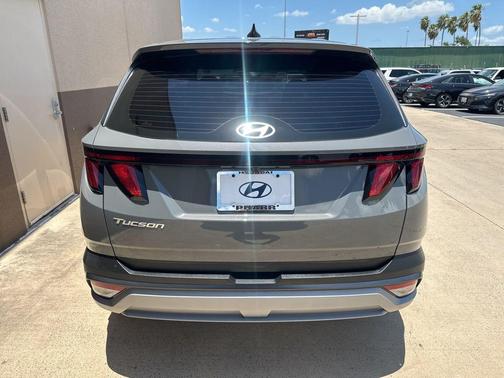 2025 Hyundai TUCSON SE