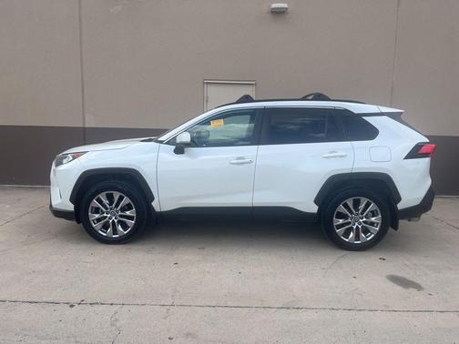2021 Toyota RAV4 XLE Premium
