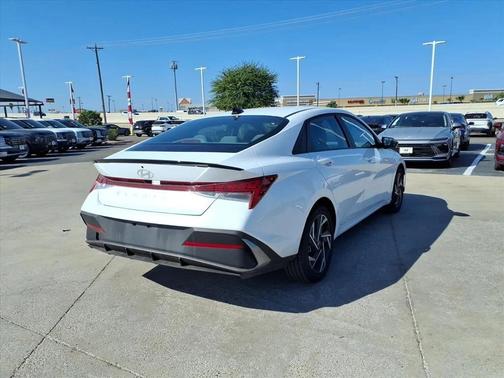 2025 Hyundai ELANTRA HEV SEL Sport