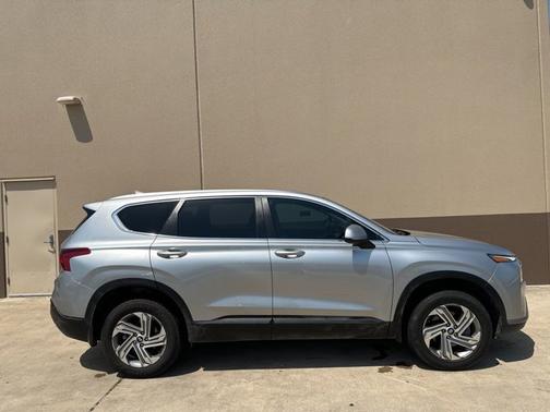2022 Hyundai SANTA FE SE