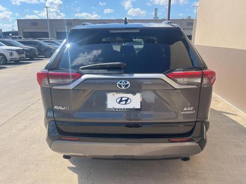 2019 Toyota RAV4 Hybrid SE