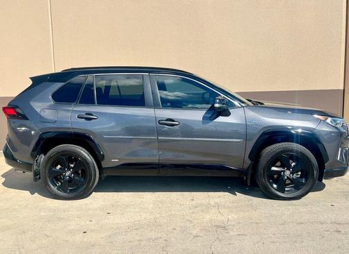2019 Toyota RAV4 Hybrid SE