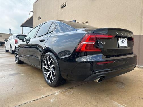 2020 Volvo S60 T5 Momentum