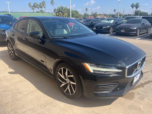 2020 Volvo S60 T5 Momentum