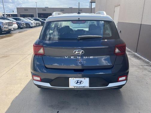 2025 Hyundai VENUE Limited
