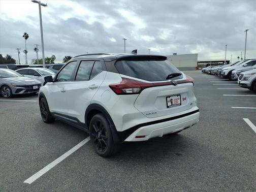 2023 Nissan Kicks SR