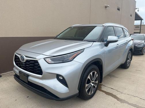 2022 Toyota Highlander Hybrid XLE