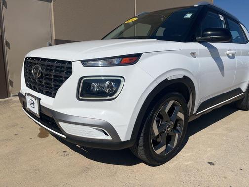 2024 Hyundai VENUE Limited