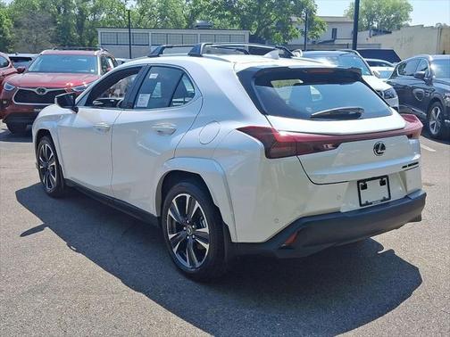 2025 Lexus UX 300h Premium