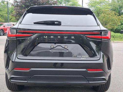 2025 Lexus NX 350h Premium
