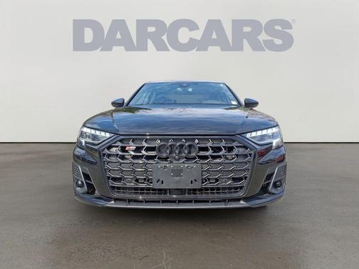 Mythos Black Metallic 2023 Audi S8 4.0T