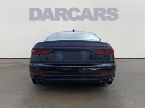 Mythos Black Metallic 2023 Audi S8 4.0T