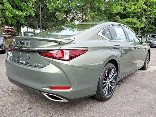 2025 Lexus ES 350 Base