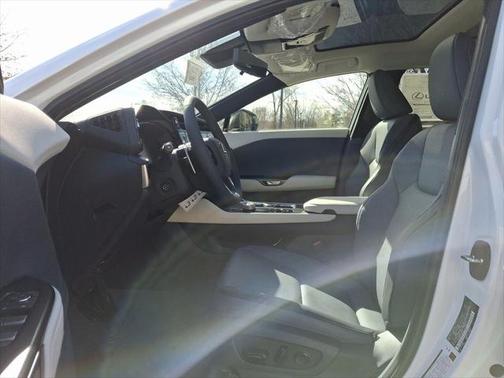 2025 Lexus RZ 450e Premium
