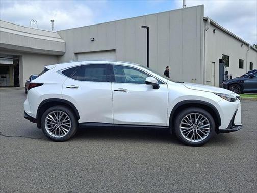 2025 Lexus NX 350h Premium