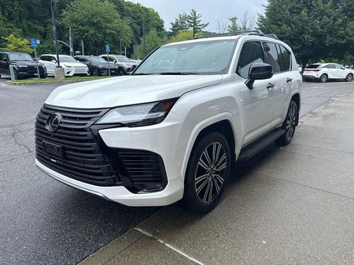 Eminent White Pearl 2026 Lexus LX 600 Luxury