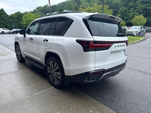 Eminent White Pearl 2026 Lexus LX 600 Luxury