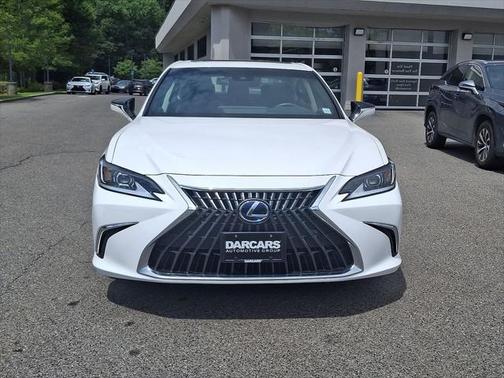 2022 Lexus ES 300h Premium