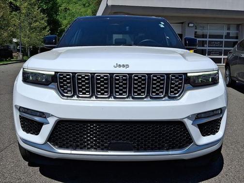 2022 Jeep Grand Cherokee Summit