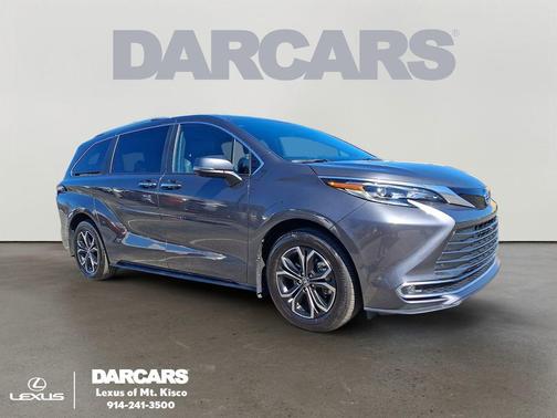 2025 Toyota Sienna Platinum