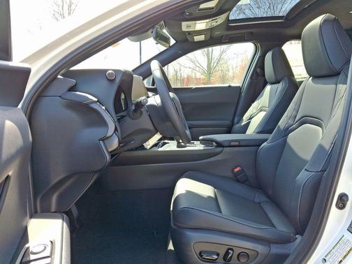 2025 Lexus UX 300h Base