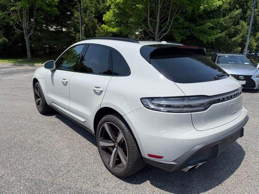 Chalk 2024 Porsche Macan Macan