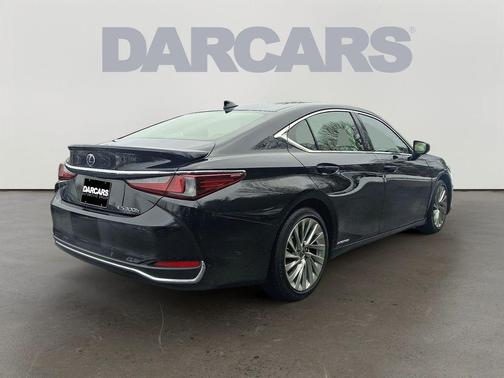 2019 Lexus ES 300h Luxury