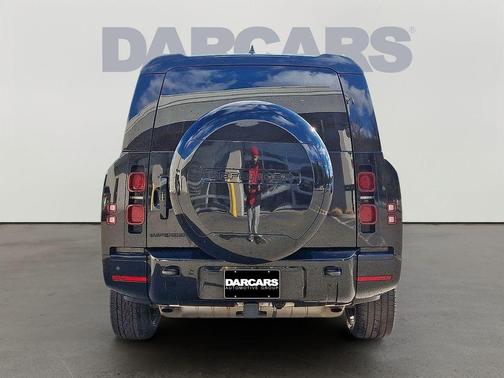 2024 Land Rover Defender 130 P400 X-Dynamic SE