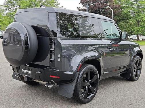 2024 Land Rover Defender V8