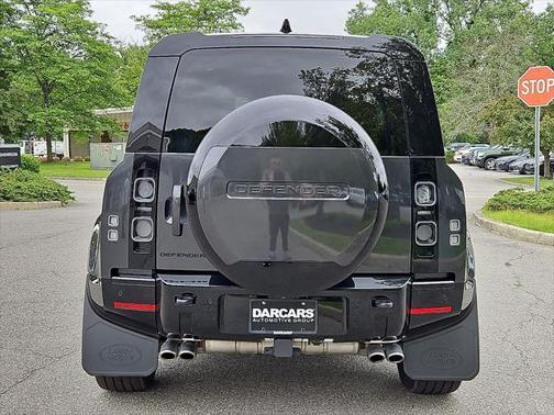 2024 Land Rover Defender V8