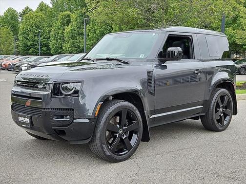 2024 Land Rover Defender V8