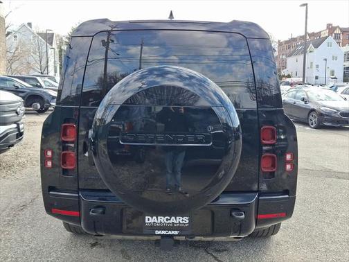 2024 Land Rover Defender 130 P400 X-Dynamic SE