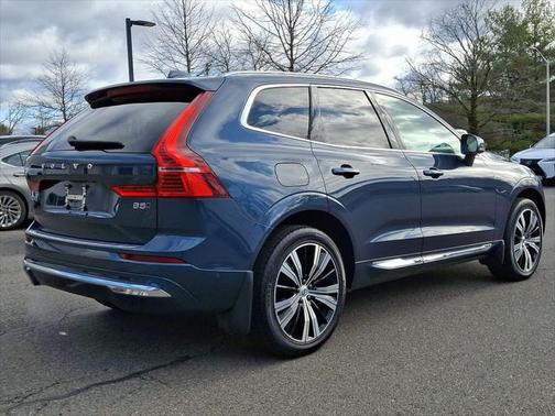 2022 Volvo XC60 B5 Inscription