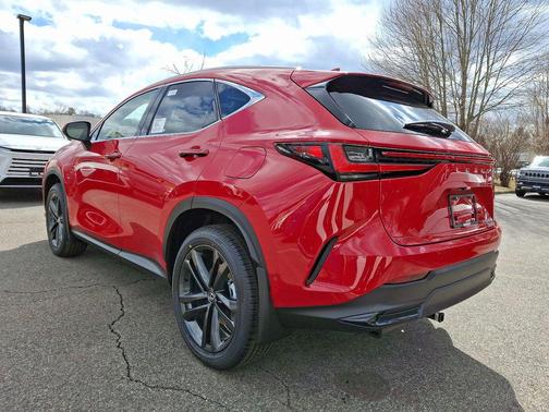 2025 Lexus NX 450h+ Luxury