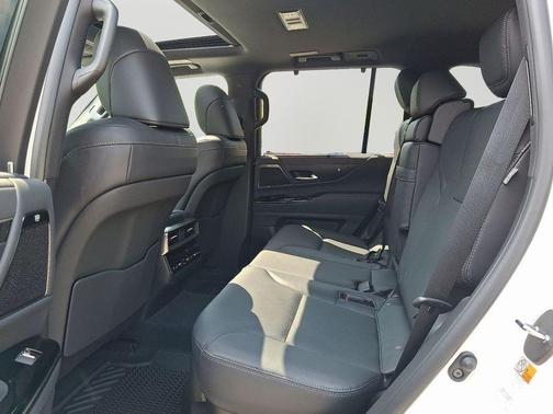 2025 Lexus LX 600 Luxury