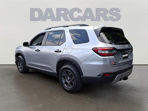 Lunar Silver Metallic 2025 Honda Pilot TrailSport