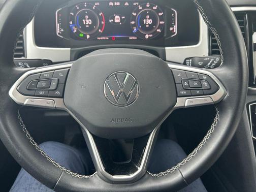 Platinum Gray Metallic 2022 Volkswagen Atlas 3.6L SEL