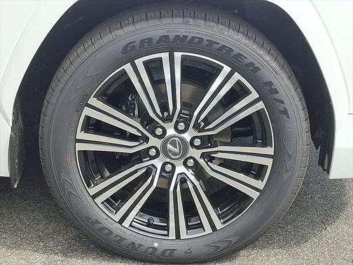 2025 Lexus LX 700h Luxury
