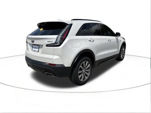 Crystal White Tricoat 2022 Cadillac XT4 Sport
