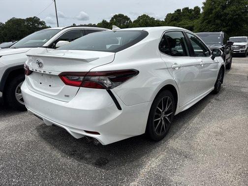 Ice 2024 Toyota Camry SE